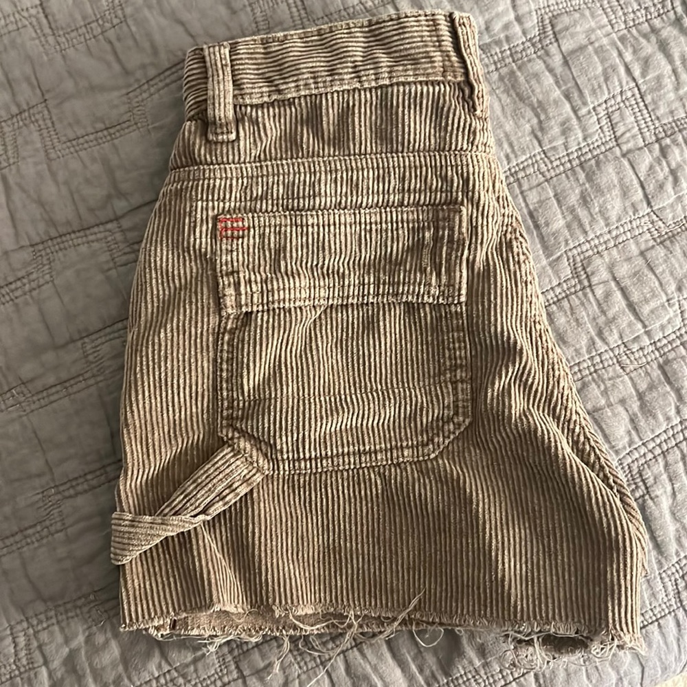 urban outfitters corduroy shorts SIZE: 26
